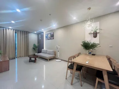 Appartamento deluxe con due camere da letto e balcone — Ha Đo Centrosa Building , Ba Thang Hai street, distrist 10